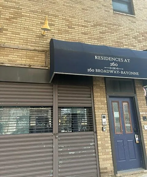 260 Broadway #2A — Photo 1