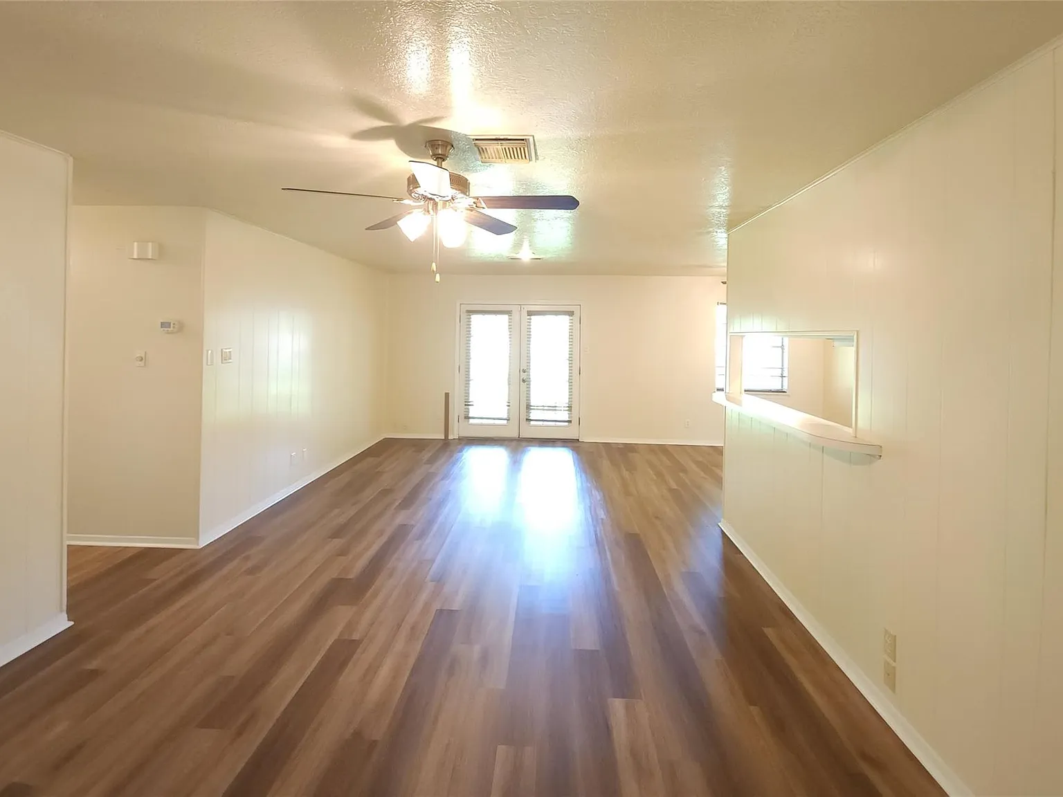3 bed, 2.0 bath, 1536 sqft, $1,650 — Photo 4