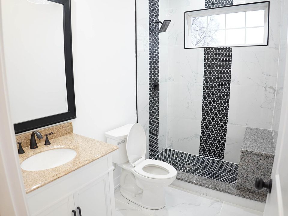1st image of 4039 W Carroll Ave #2