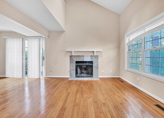 3rd image of 4140 195th St