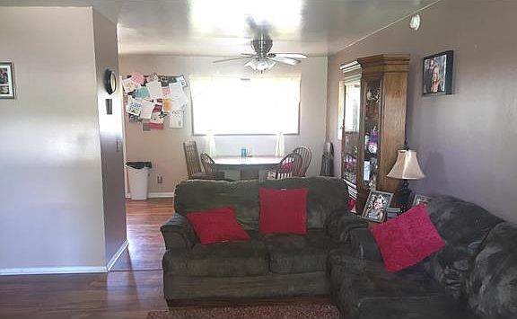 4th image of 4710 Valley Ln