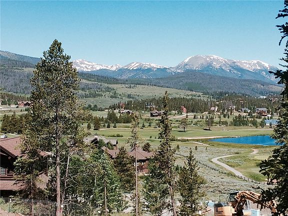 3rd image of 473 Lake Edge