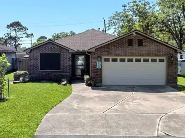 218 S 6th St, La Porte, TX 77571