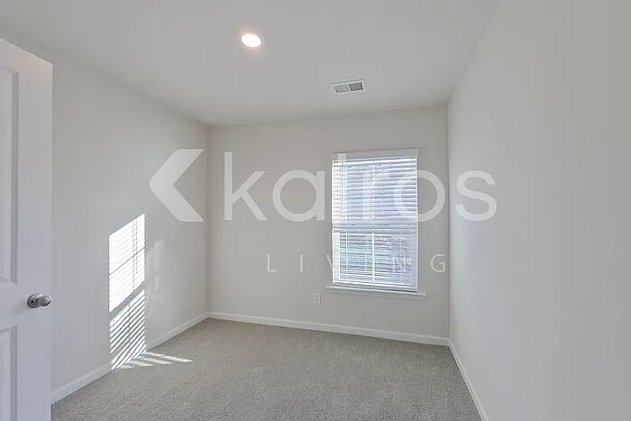 2185 Banyon Cir — Photo 15