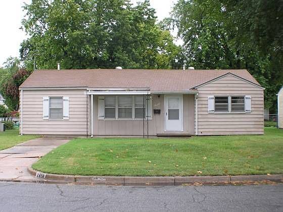 2nd image of 2456 S Everett Ave