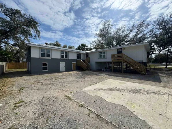 198 Medical Ave, Grand Isle, LA 70358