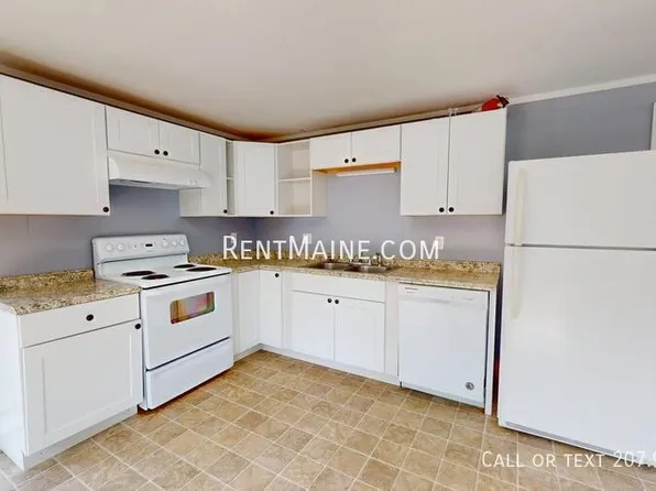 203 Center St #2, Old Town, ME 04468