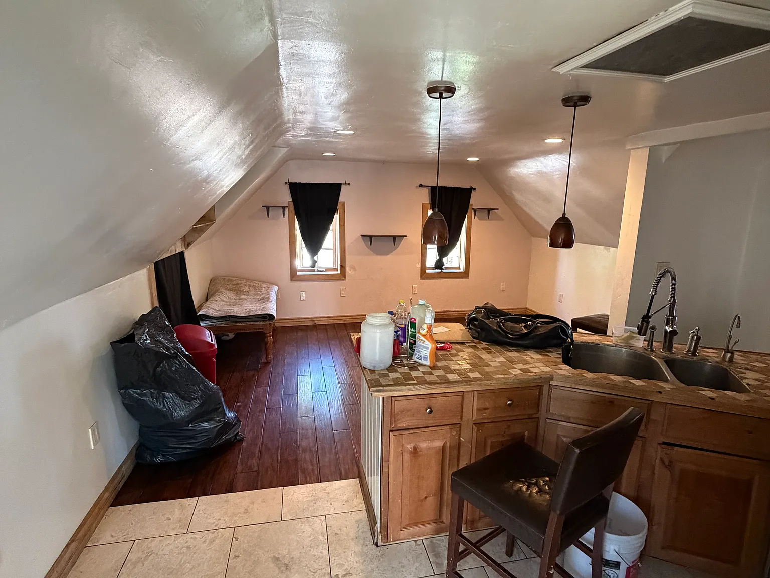 1 bed, 900 sqft, $1,750 — Photo 3