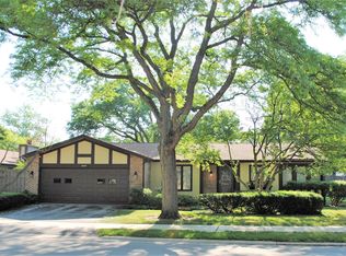 1403 Estate Ln, Glenview, IL