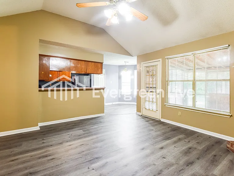 6346 Amanda Oaks Cir N — Photo 4