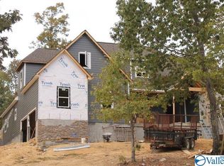 805 Lakewood Dr, Fort Payne, AL 35967
