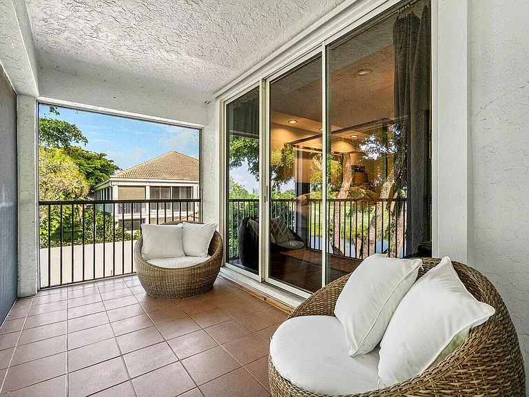 11823 Pebblewood Dr — Photo 28