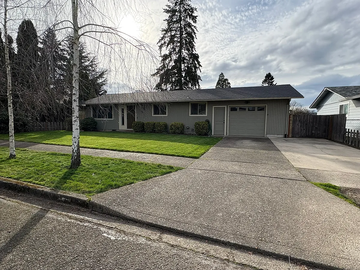 Building Photo - 807 Hulet Ave