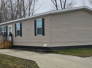 109 Oldbrook Ln, Pt Huron, MI