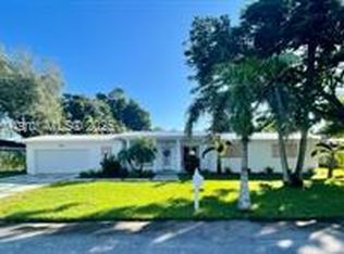 15925 SW 83rd Ct, Palmetto Bay, FL 33157