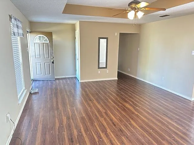 843 FM 2560 — Photo 14
