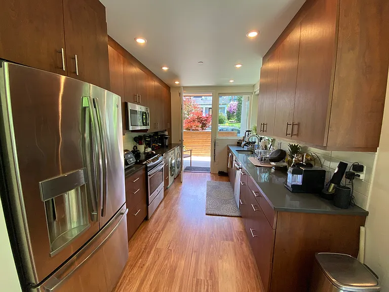 2351 Franklin Ave E #101 — Photo 7