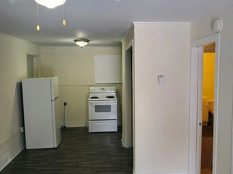634 Ell St — Photo 6