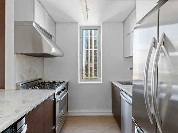 10 East 29th Street image 1 of 32