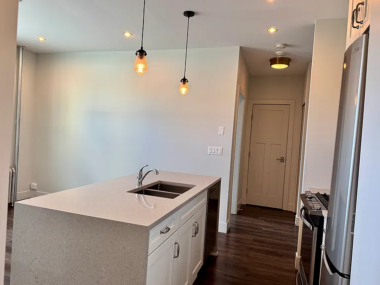 166 E 11th Ave #8 — Photo 25