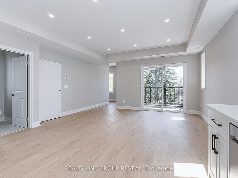 223 Grenfell St #2 — Photo 7