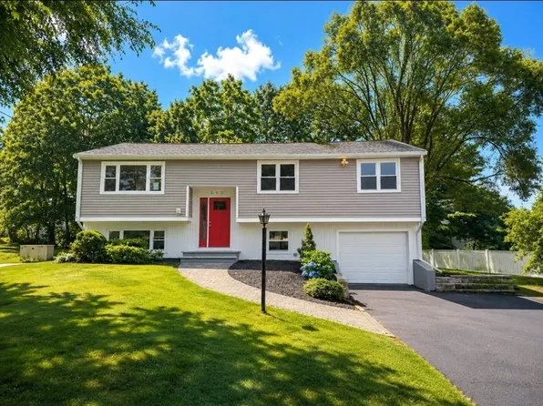 193 Charles Cir, Stoughton, MA 02072