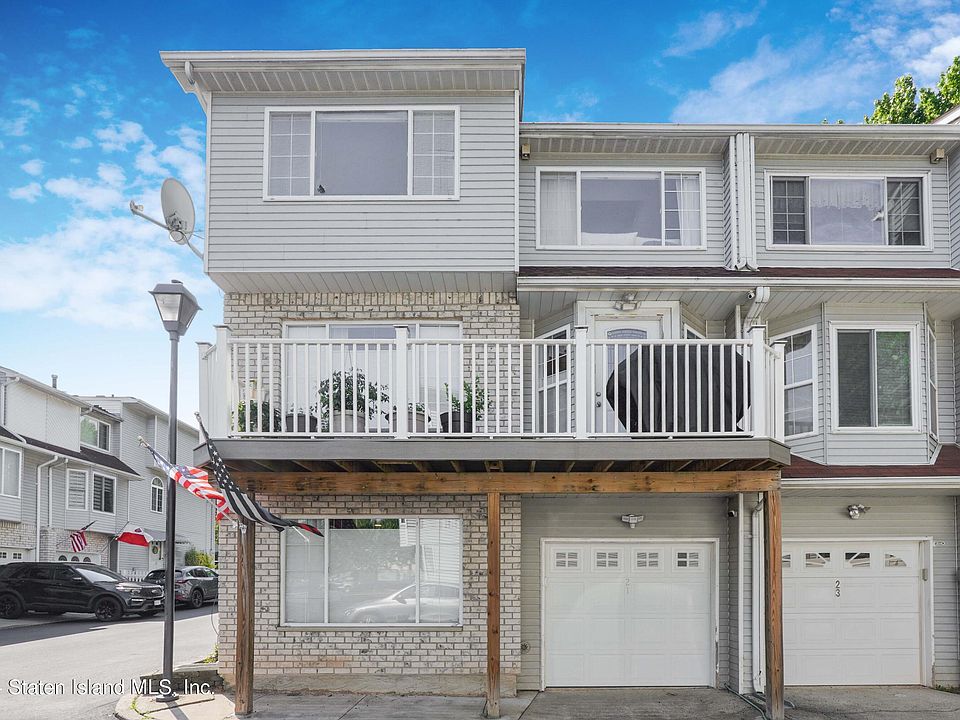 1st image of 21 Regina Ln
