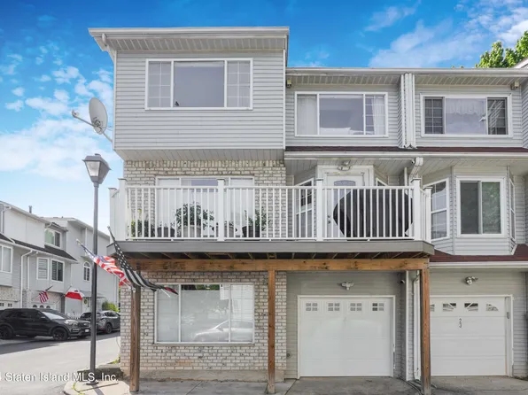 21 Regina Ln, Staten Island, NY 10312