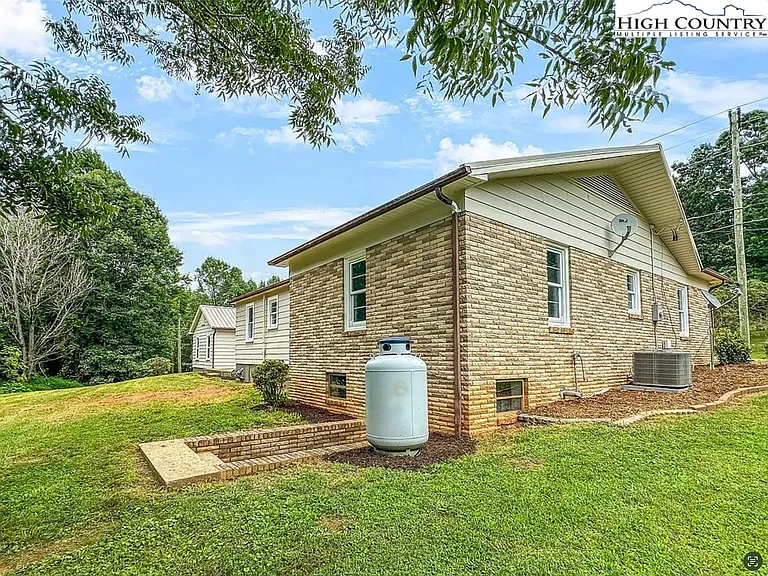 2925 Freezer Locker Rd — Photo 28