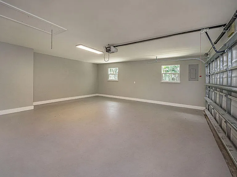 300 Riomar Dr — Photo 37