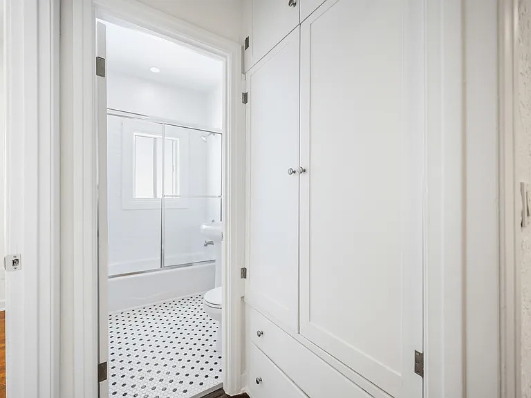 1315 N Hayworth Ave #3/4 — Photo 11