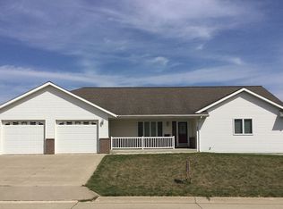 1058 Mayberry Ln, Carroll, IA 51401
