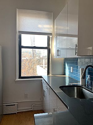 4th image of 944 4th Ave Floor 2