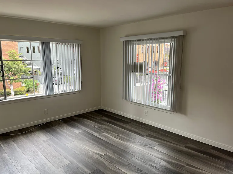 3871 Watseka Ave #9 — Photo 4
