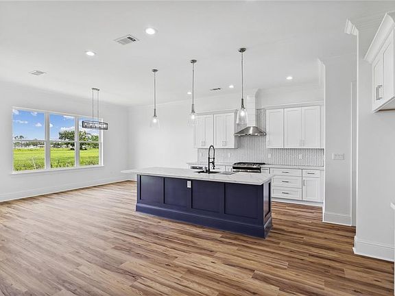 4th image of 115 Beau Place Blvd