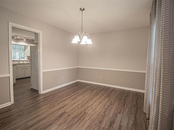 3rd image of 2442 Parkdale Ave