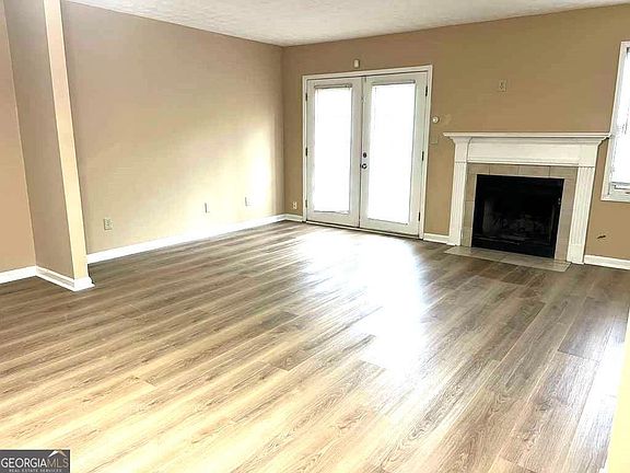 4th image of 2378 Cove Rd