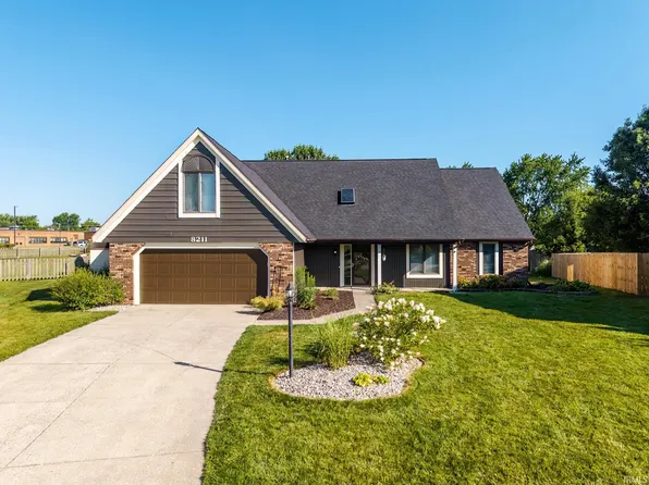 8211 Fawncrest Pl, Fort Wayne, IN 46835