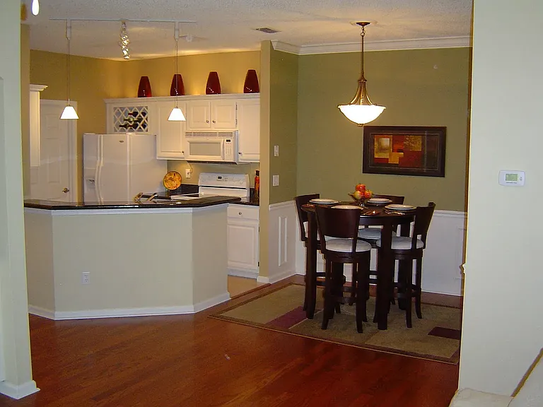 10000 Gate Pkwy #214 — Photo 5