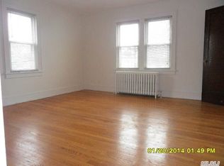 83 Grohmans Ln, Plainview, NY 11803