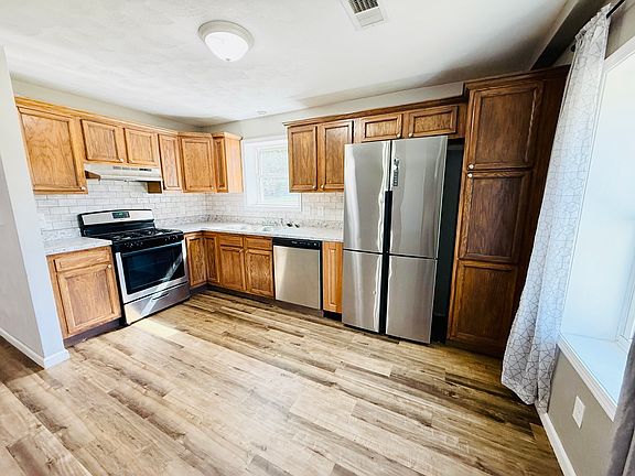 3rd image of 715 8th St