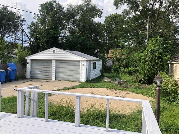 5th image of 25428 Hopkins St
