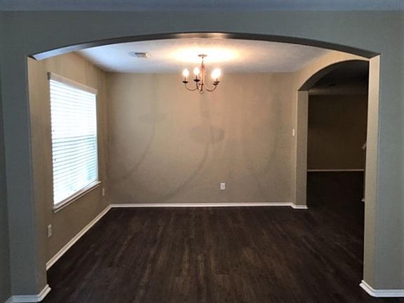 3rd image of 18625 Sandelford Dr