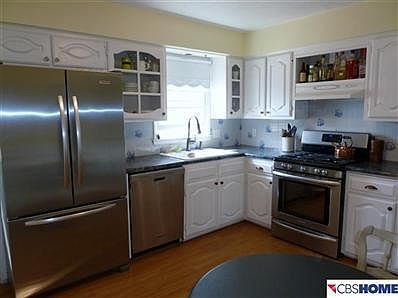 2nd image of 601 Crest Dr