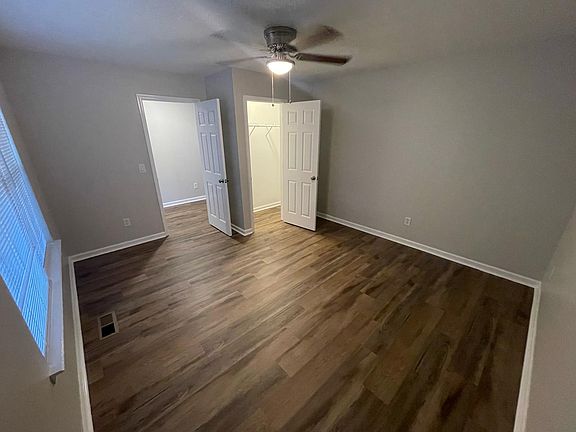 4th image of 5121 Lois Ln