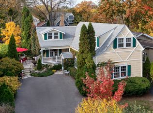 1268 Ridgewood Dr, Highland Park, IL