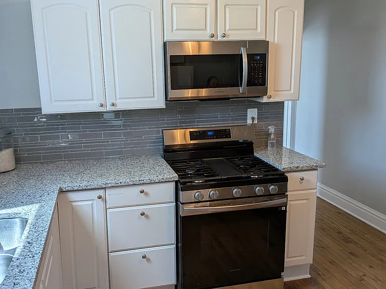4061 N Melvina Ave #3 — Photo 6