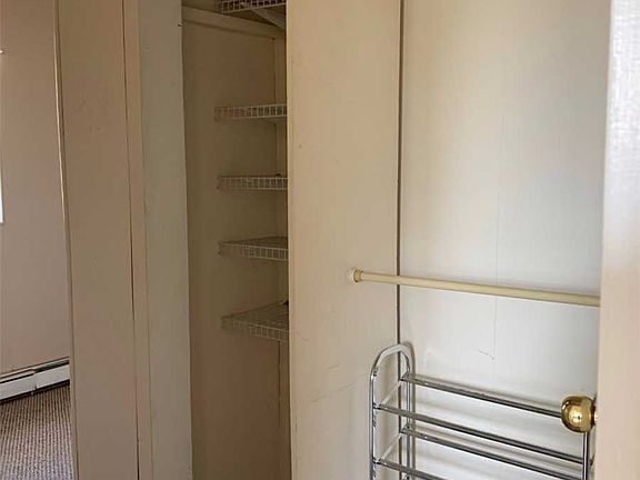 5th image of 28 Lawrence Ave APT 3