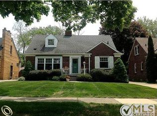 2917 Bembridge Rd, Royal Oak, MI 48073