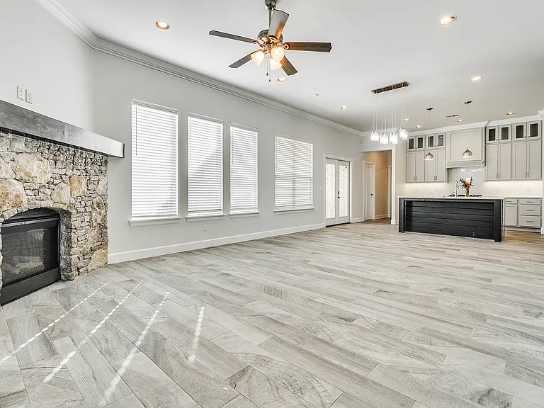 5616 Saint James Pl — Photo 12